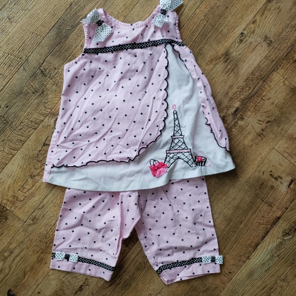 Eiffel Tower Outfit
